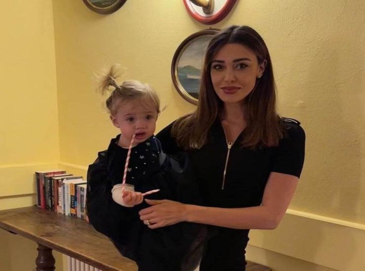 Luna Marì figlia di Belen e Antonino Spinalbese foto instagram TeleReggioCalabria