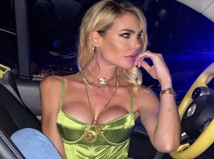ilary Blasi seno, foto instagram