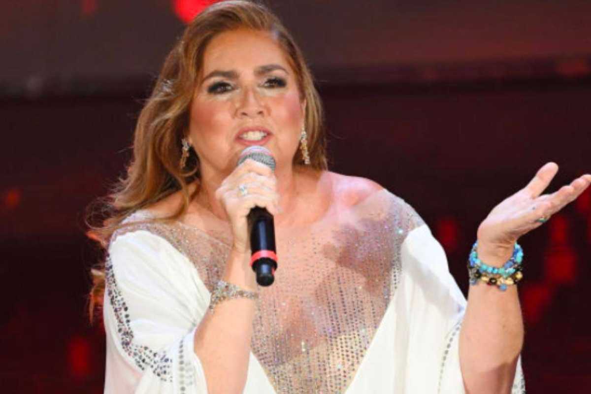 Romina Power perché indossa sempre le tuniche - TeleReggioCalabria