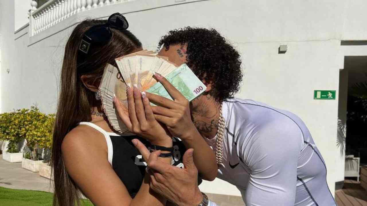 Influencer spende 30.000 euro in 4 giorni il video diventa virale