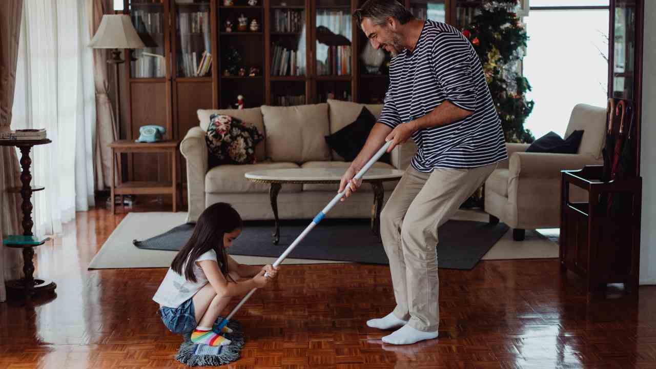 Lavi in terra con il mocio, non espandere i batteri per tutta casa fai questo