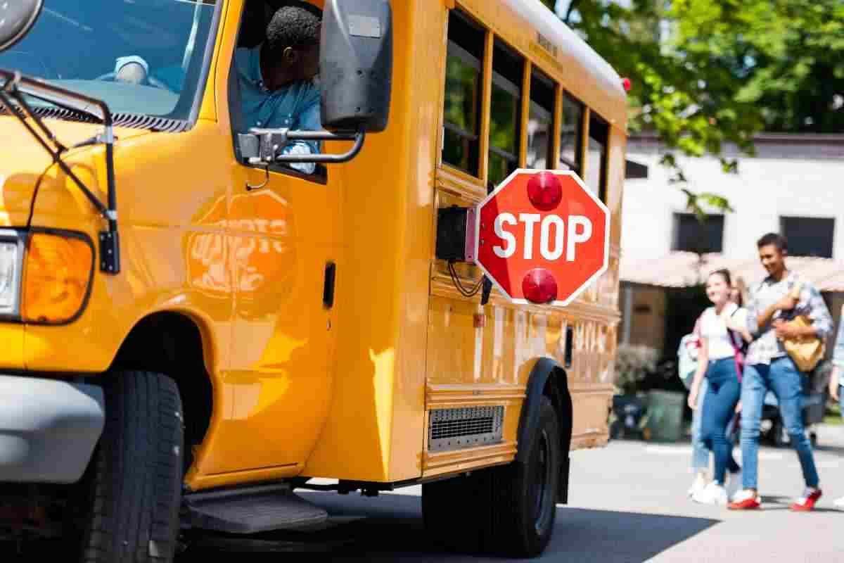 Scuola muore un bambino investito - Telereggiocalabria.it